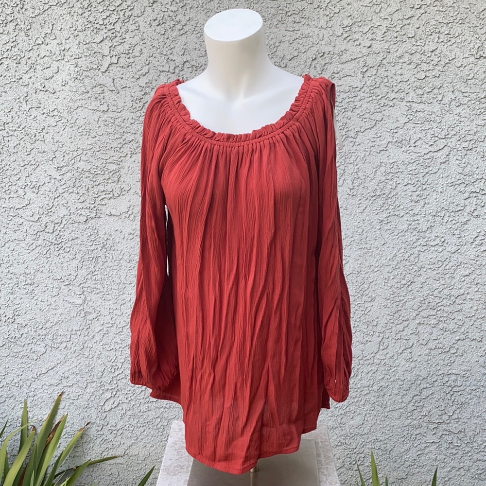 Beach Lunch Lounge Pleated Cold Shoulder Blouse 👚